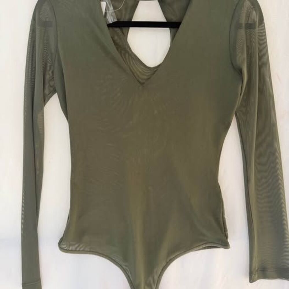 Bebe NWT Olive Green Mesh Long Sleeve Deep V Choker Neck Bodysuit - Size XS